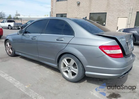 2011 Mercedes-Benz C 300 Luxury/Sport из США, поврежденный, VIN WDDGF5EB3BR158244